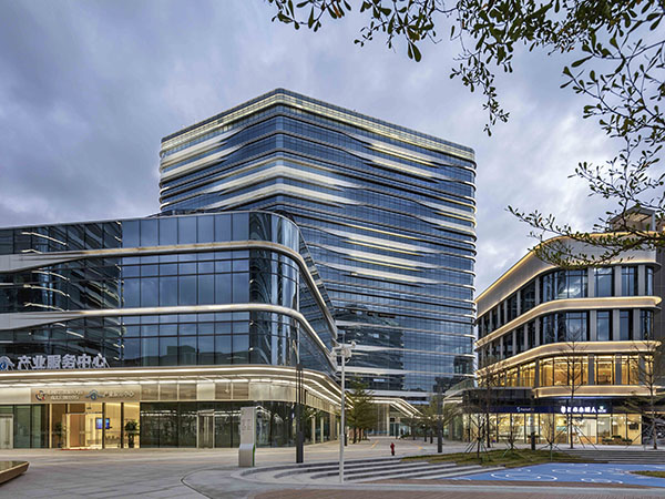 工業(yè)園外景